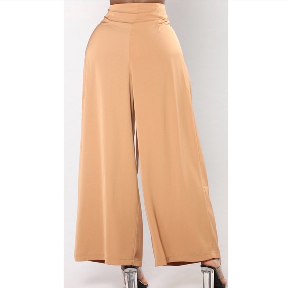 Fashion Nova Wide Leg Pants - Picture 3 of 3